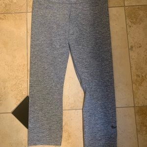 Nike DriFit Capri Leggings - only work once -